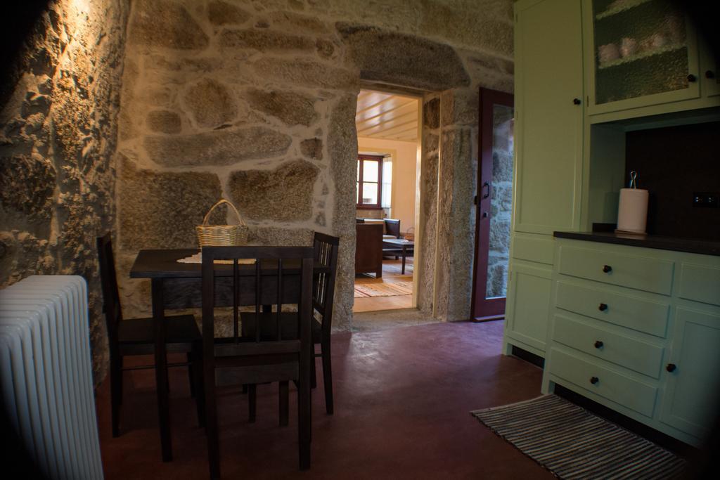 בית הארחה ואלה דה קאמברה 	Casas Dos Avos חדר תמונה