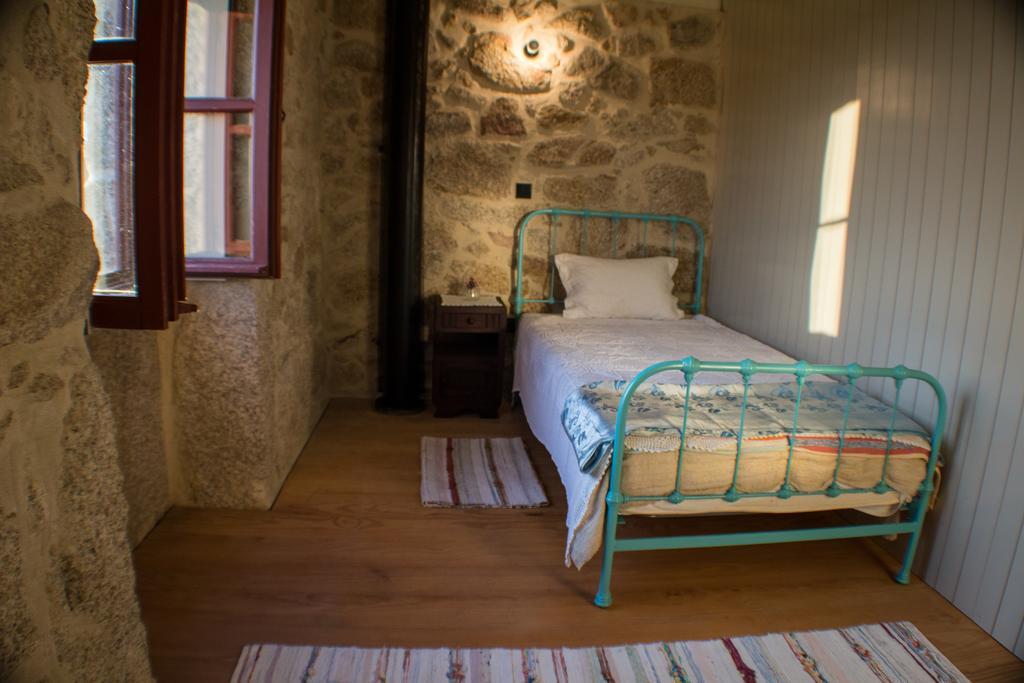 בית הארחה ואלה דה קאמברה 	Casas Dos Avos חדר תמונה