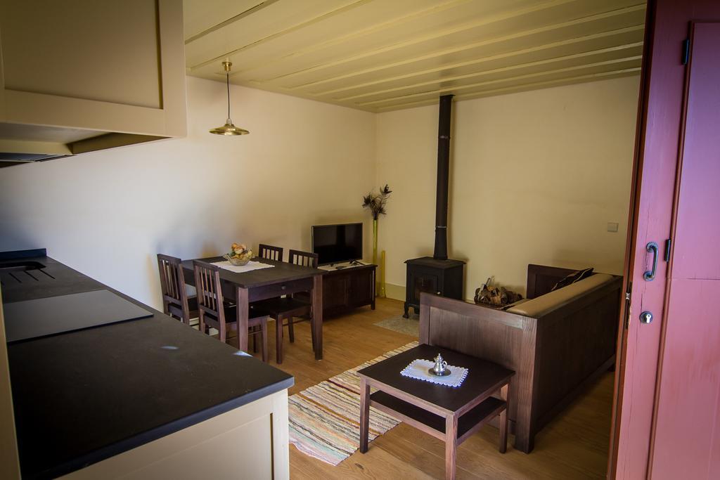 בית הארחה ואלה דה קאמברה 	Casas Dos Avos חדר תמונה