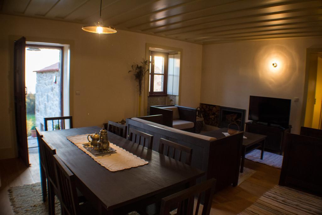 בית הארחה ואלה דה קאמברה 	Casas Dos Avos חדר תמונה